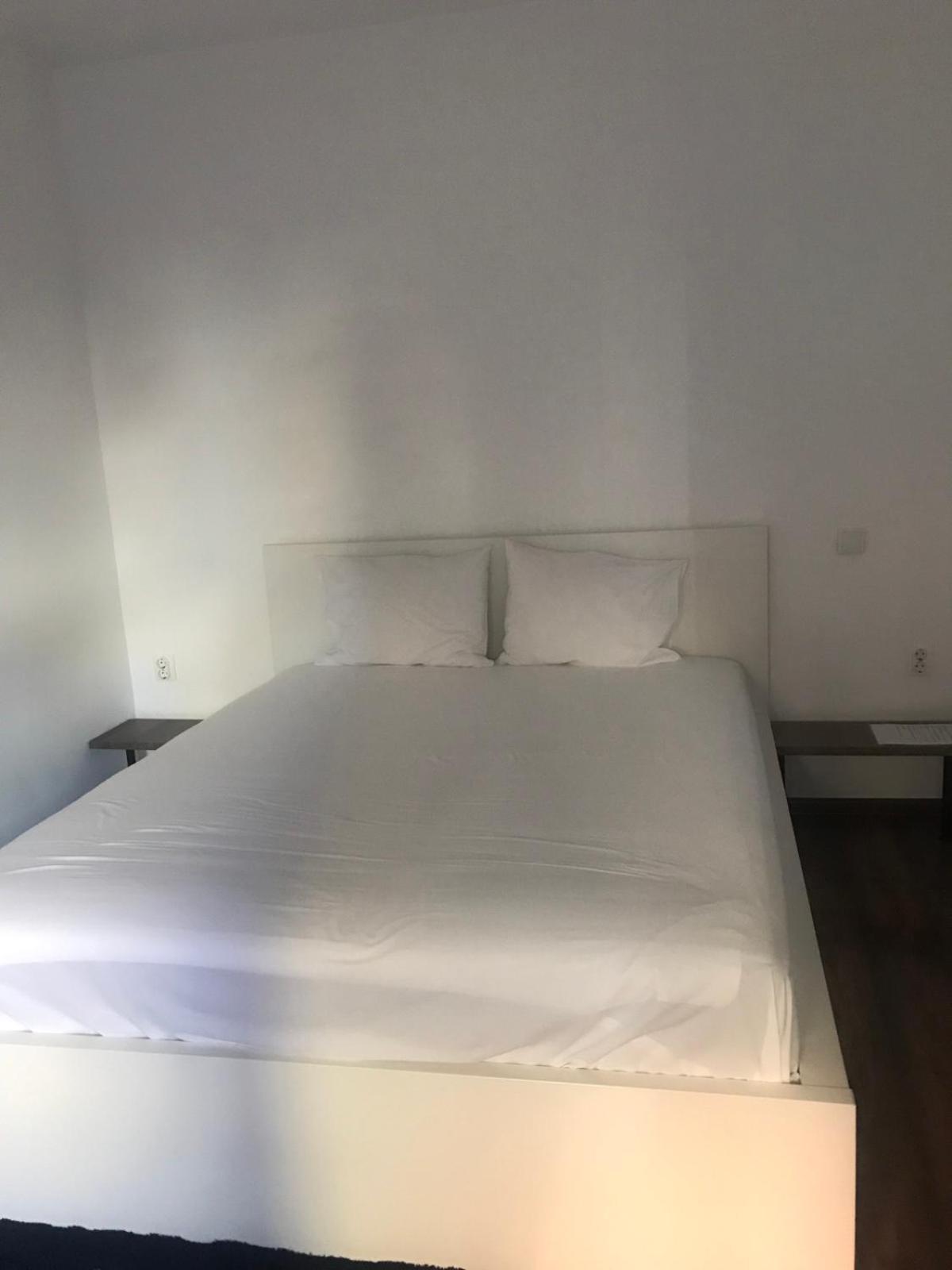 Lilia 3 Self-Check In Apartment With Hot Water Despite Prevention In The Neighborhood, Food And Drink Shop Open Until 10 Pm And Free Parking Area Next Ot 24 Hours Food And Drink Shop And Free Parking Area Sofia Exterior foto