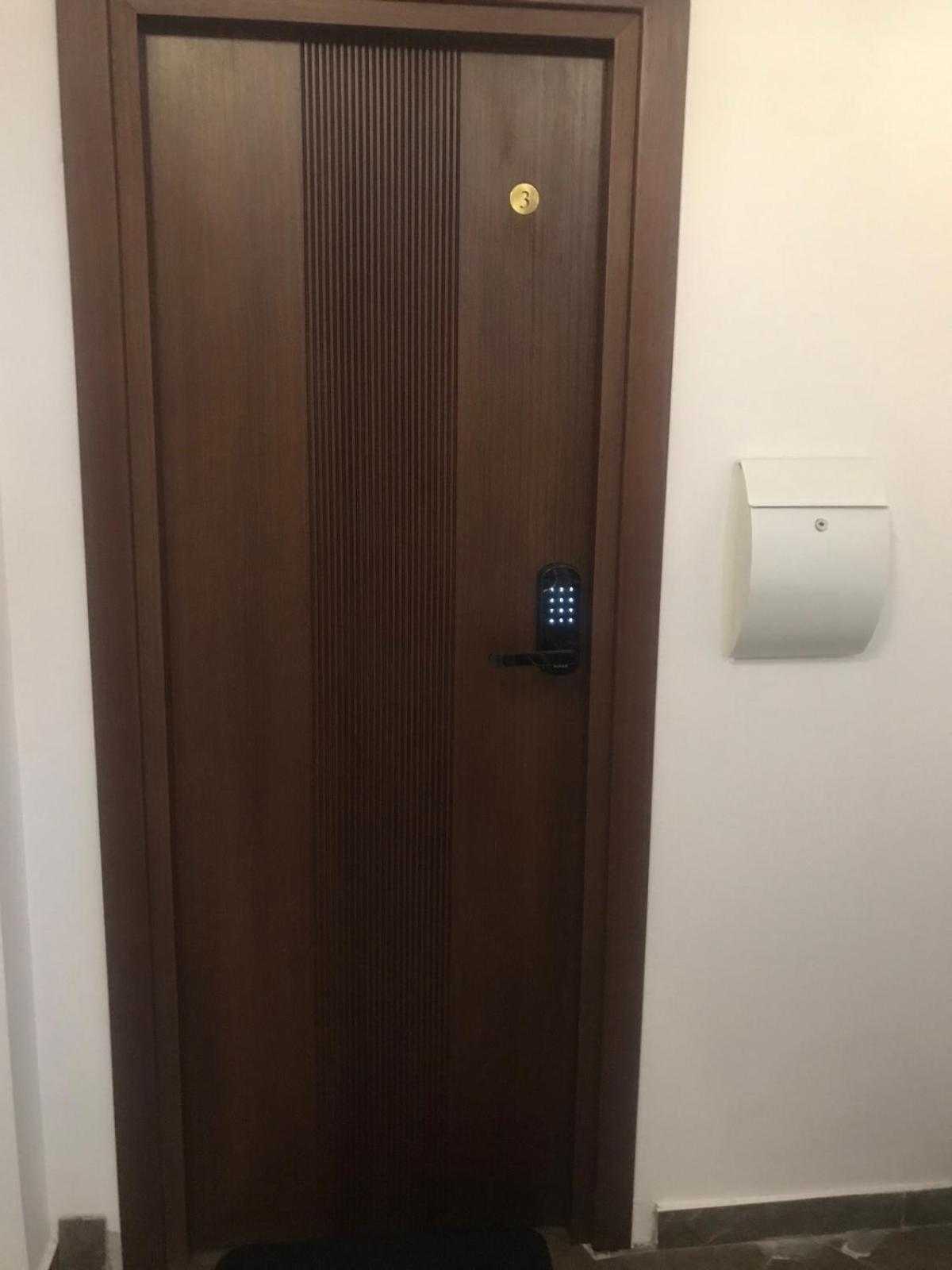 Lilia 3 Self-Check In Apartment With Hot Water Despite Prevention In The Neighborhood, Food And Drink Shop Open Until 10 Pm And Free Parking Area Next Ot 24 Hours Food And Drink Shop And Free Parking Area Sofia Exterior foto