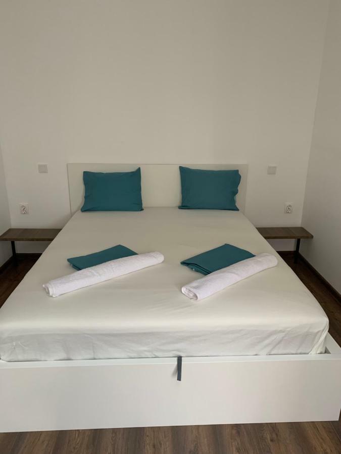 Lilia 3 Self-Check In Apartment With Hot Water Despite Prevention In The Neighborhood, Food And Drink Shop Open Until 10 Pm And Free Parking Area Next Ot 24 Hours Food And Drink Shop And Free Parking Area Sofia Exterior foto