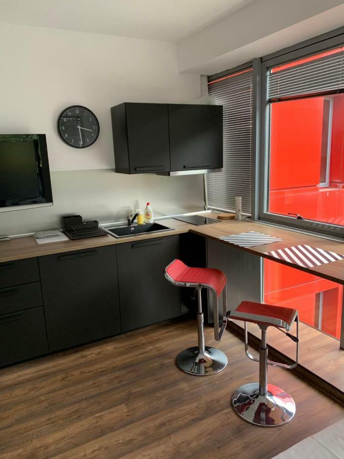 Lilia 3 Self-Check In Apartment With Hot Water Despite Prevention In The Neighborhood, Food And Drink Shop Open Until 10 Pm And Free Parking Area Next Ot 24 Hours Food And Drink Shop And Free Parking Area Sofia Exterior foto