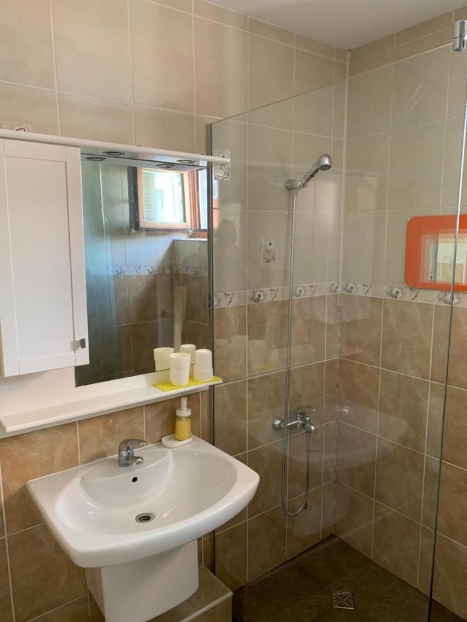 Lilia 3 Self-Check In Apartment With Hot Water Despite Prevention In The Neighborhood, Food And Drink Shop Open Until 10 Pm And Free Parking Area Next Ot 24 Hours Food And Drink Shop And Free Parking Area Sofia Exterior foto
